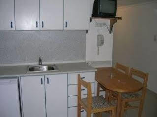 Violin Apartments 图尔古特雷斯 外观 照片